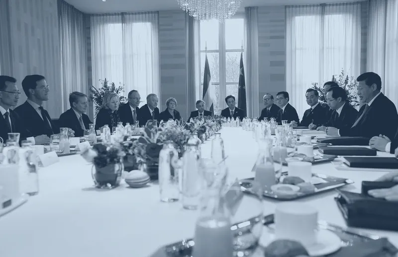 Salón preparado para un evento corporativo